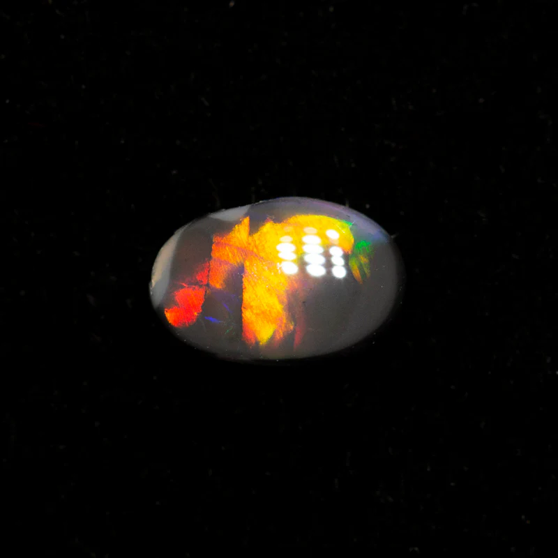 0.17 ct black opal 5.3x3.6x1.5mm - Image 2