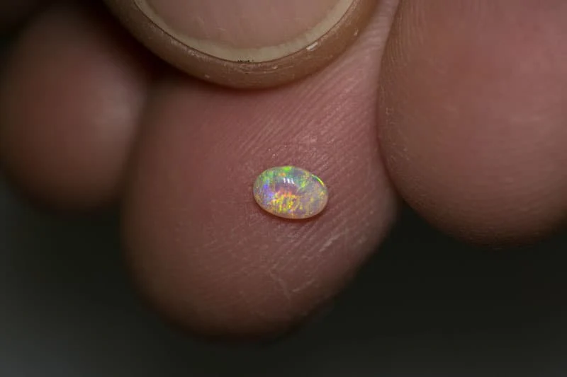 0.22 ct white opal 5x3x2mm - Image 3