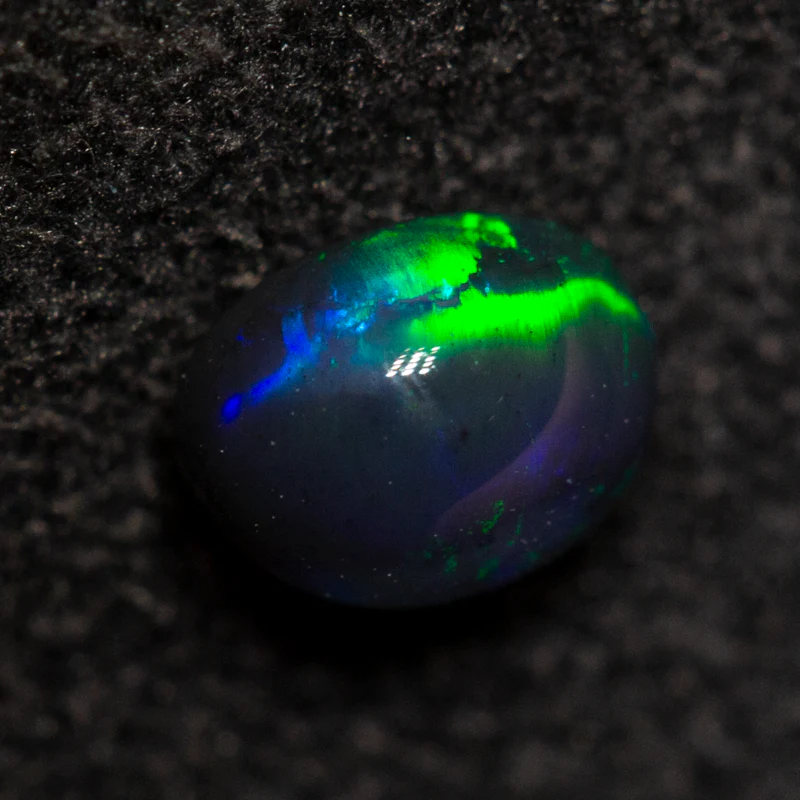 0.24 ct black opal 4.4x3.4x2.5mm - Image 2