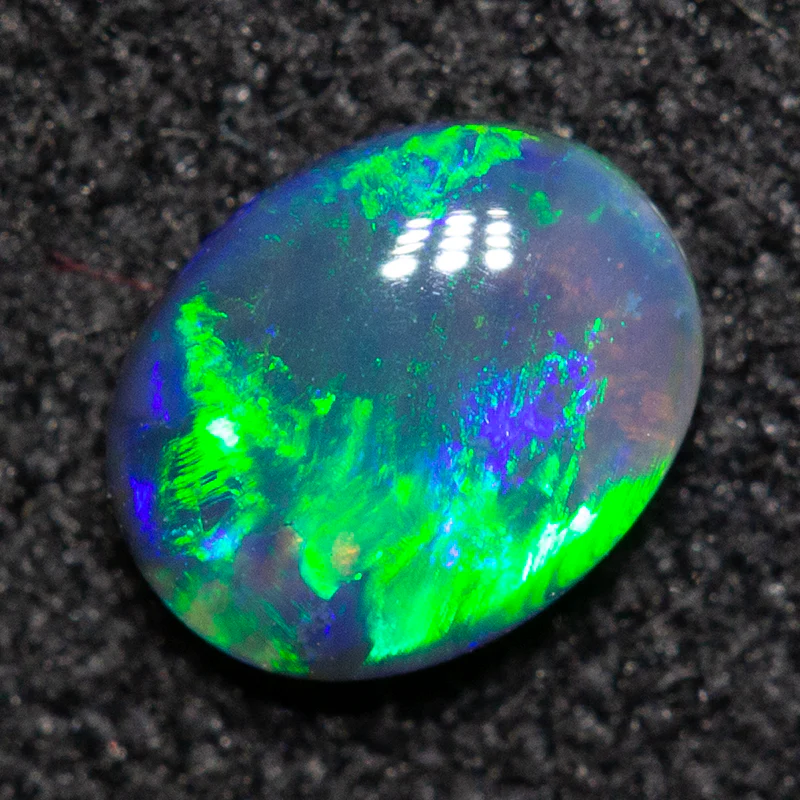 0.25 ct black crystal opal 5.1x4.1x1.8mm - Image 2