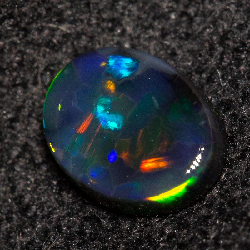 0.26 ct black opal 5.3x4.1x1.6mm - Image 2