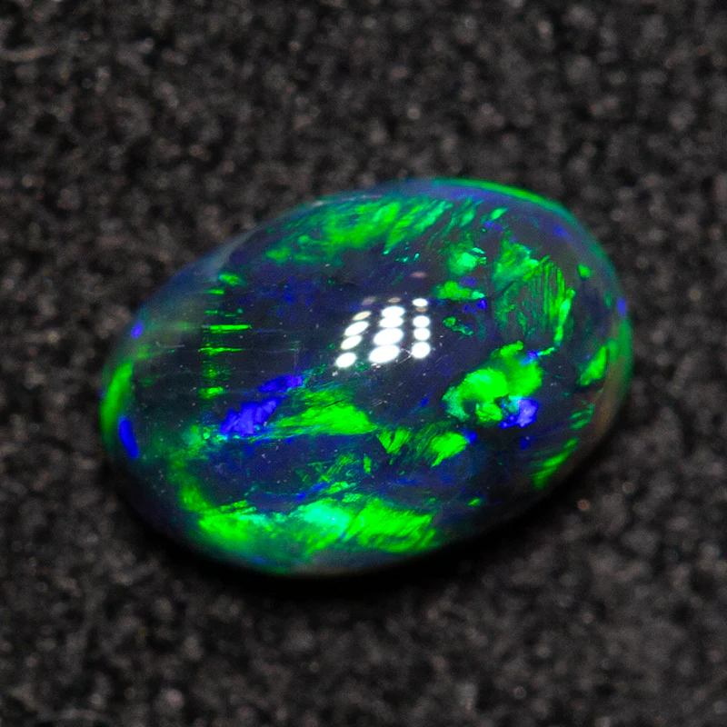 0.30 ct black opal 5.3x3.7x2.4mm - Image 2