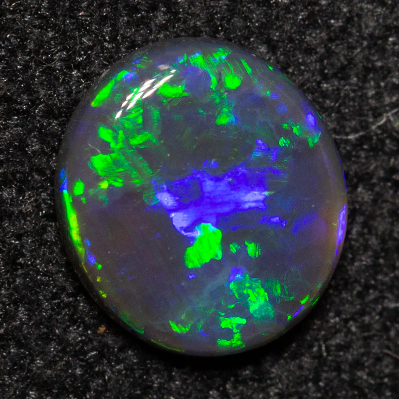 0.32 ct black opal 5.6x5.1x1.5mm - Image 2