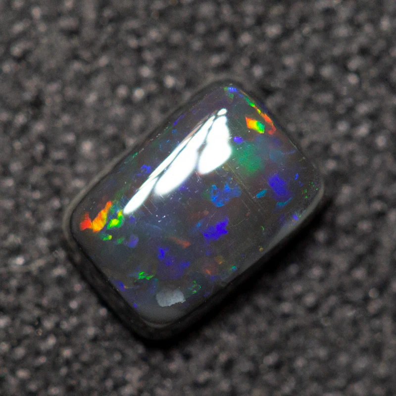 0.33 ct black opal 5.1x3.6x2.1mm - Image 2