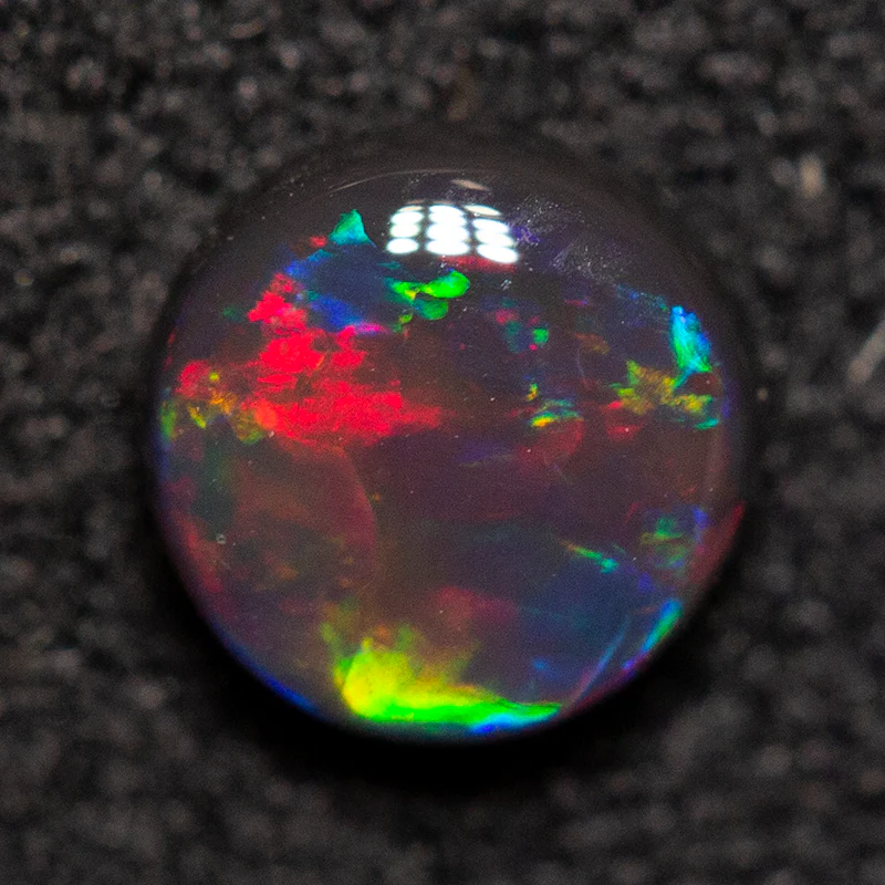 0.34 ct black opal 4.8x4.8x2.3mm - Image 2