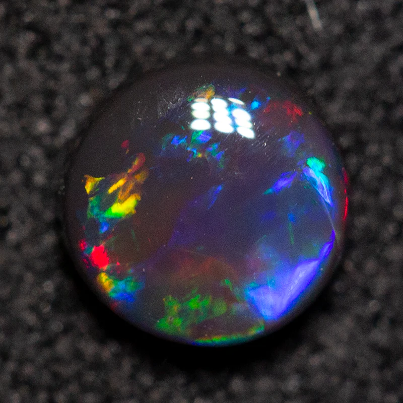 0.34 ct black opal 4.8x4.8x2.3mm - Image 3