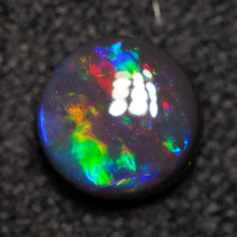 0.34 ct black opal 4.8x4.8x2.3mm - Image 4