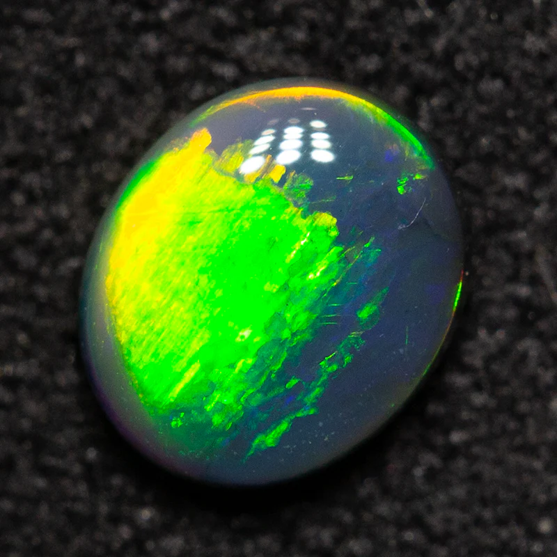 0.34 ct black opal 5.4x4.5x2.2mm - Image 3