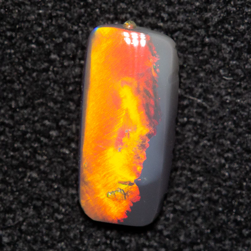 0.35 ct black opal 7.7x3.7x1.7mm - Image 2