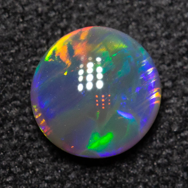 0.35 ct double-sided black opal 5.2x5.1x2.1mm - Image 3