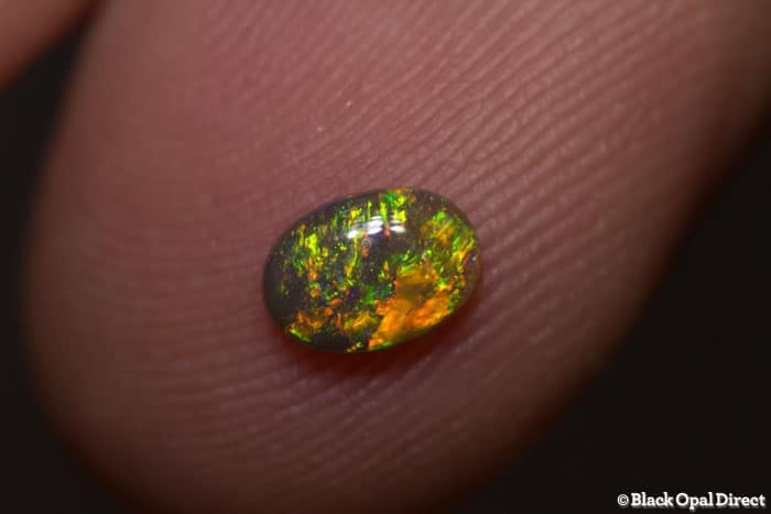 0.36 ct black crystal opal 6x4x2mm - Image 2
