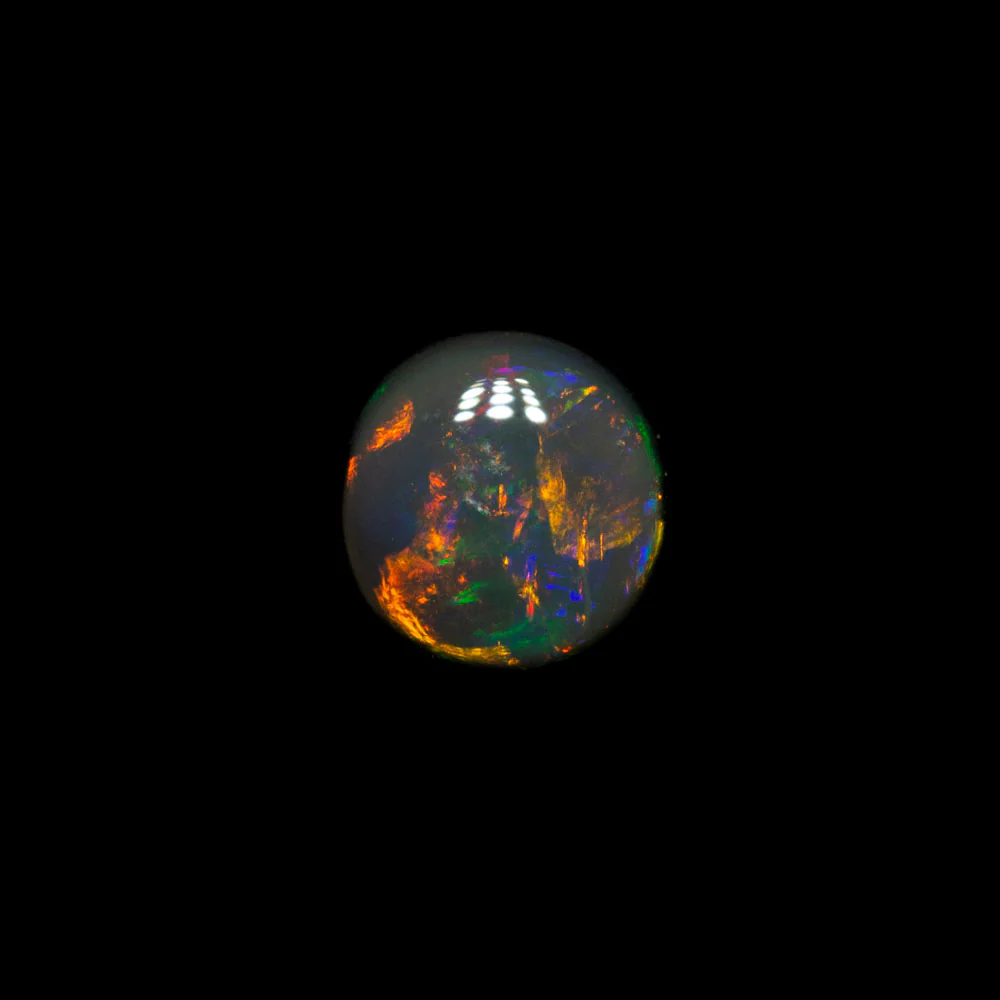 0.37 ct black opal 4.7x4.6x2.3mm - Image 2