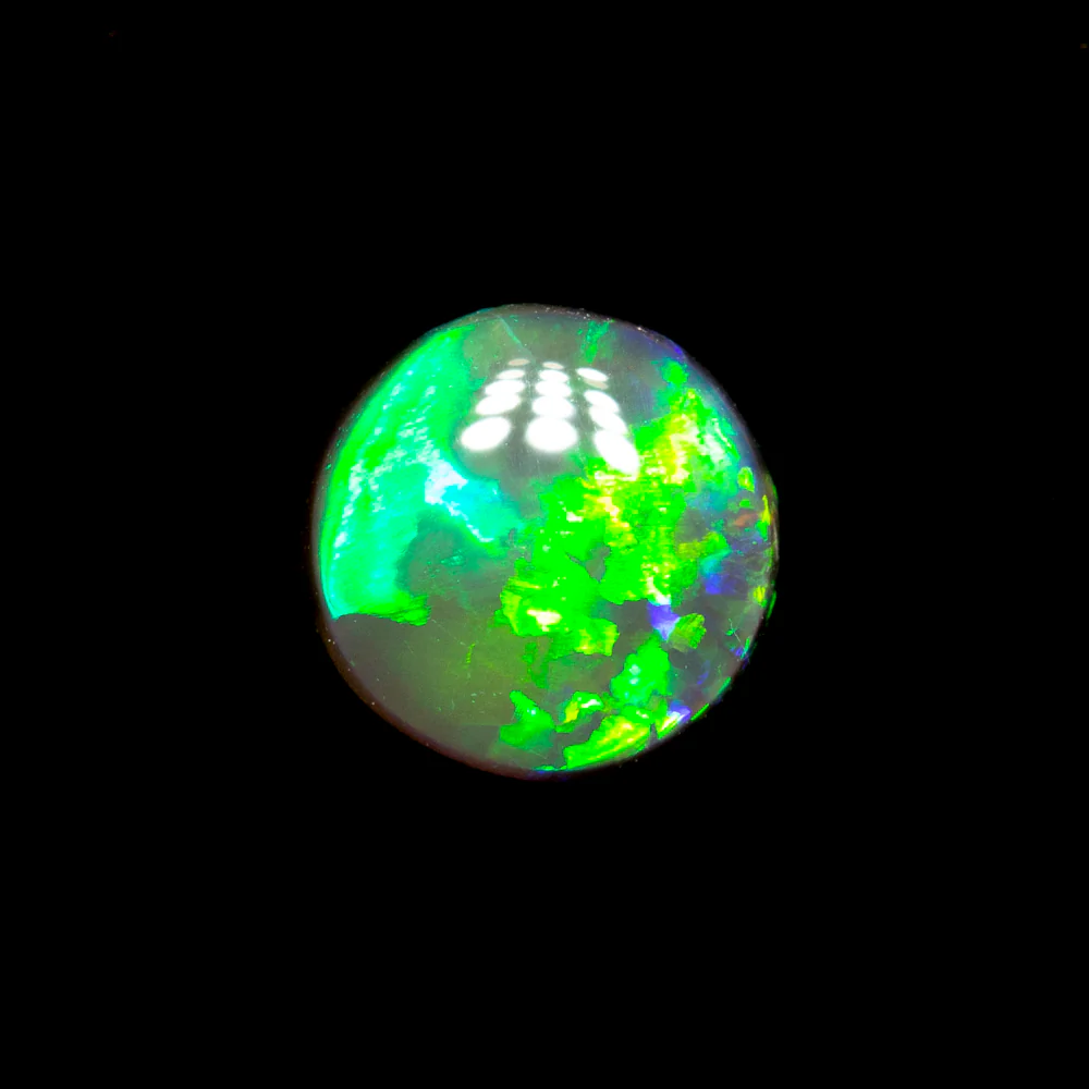 0.38 ct black crystal opal 5.9x5.8x1.7mm - Image 2