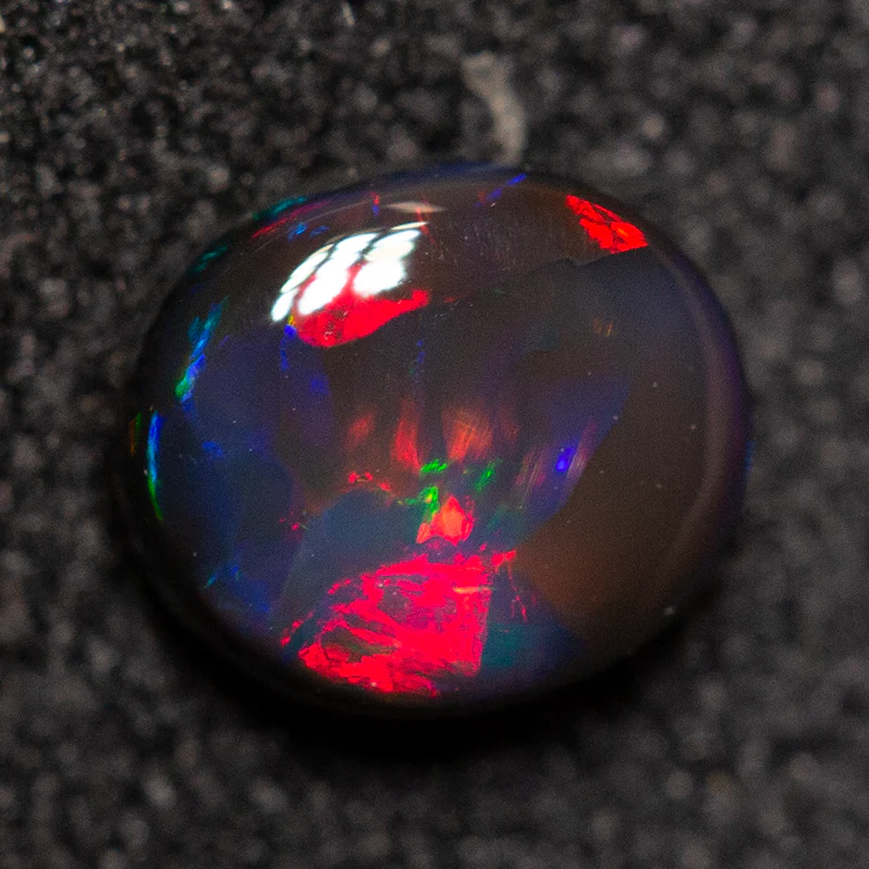 0.38 ct black opal 5.3x4.7x2.2mm - Image 3