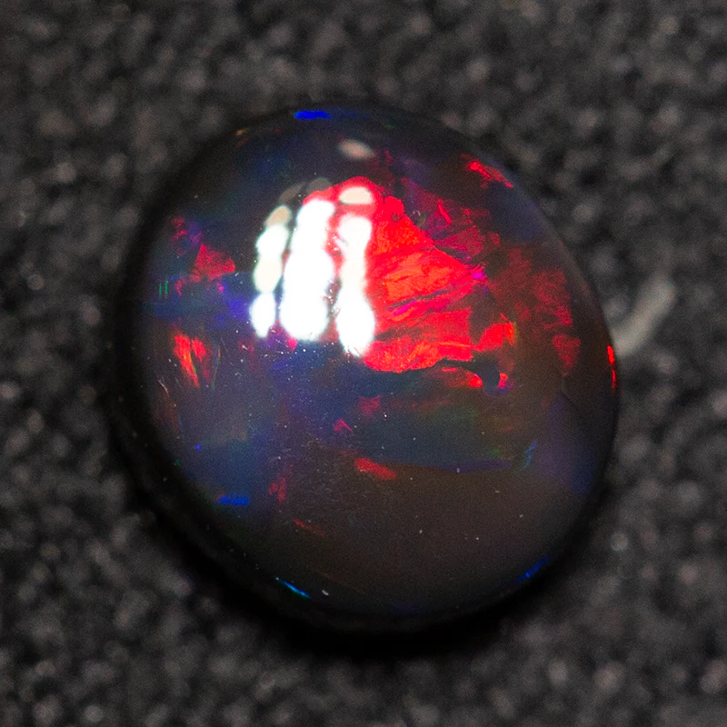 0.38 ct black opal 5.3x4.7x2.2mm - Image 4
