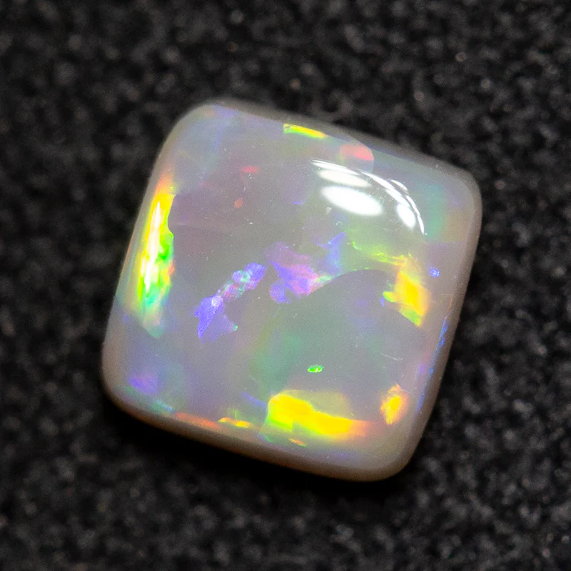 0.38 ct dark opal 4.4x4.4x2.3mm - Image 2