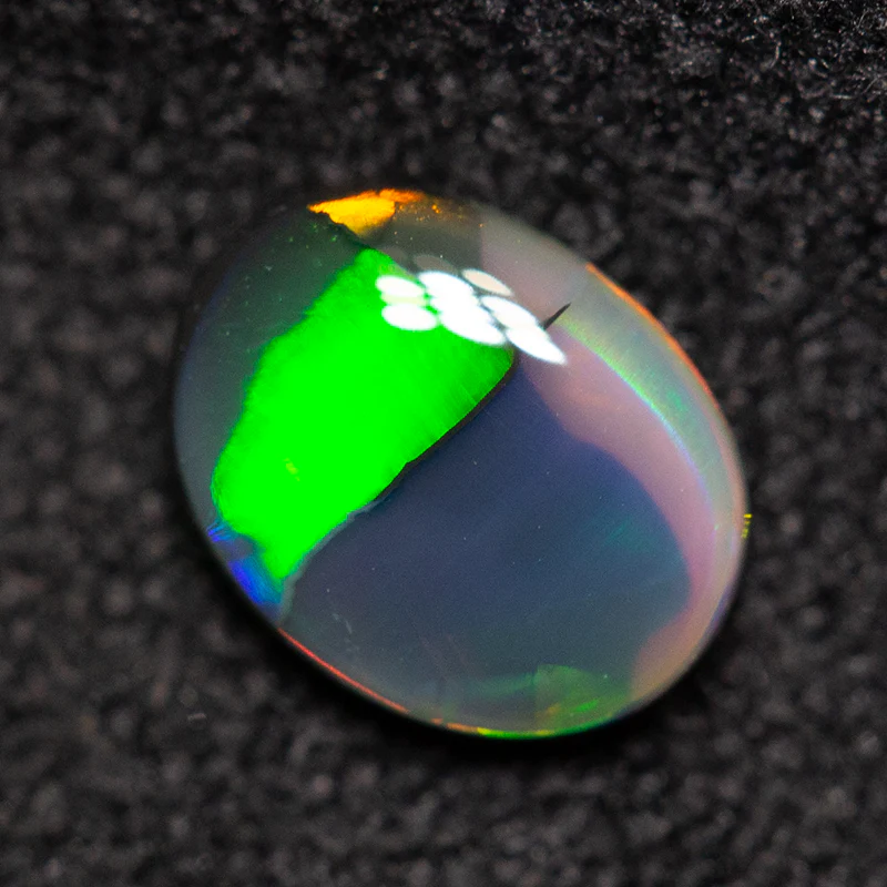 0.39 ct black opal 6.3x4.9x2mm - Image 2