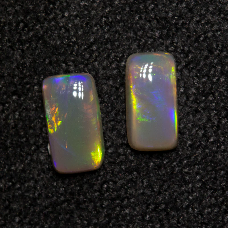 0.39 ct dark opal pair 5.2x2.9x1.5mm - Image 2