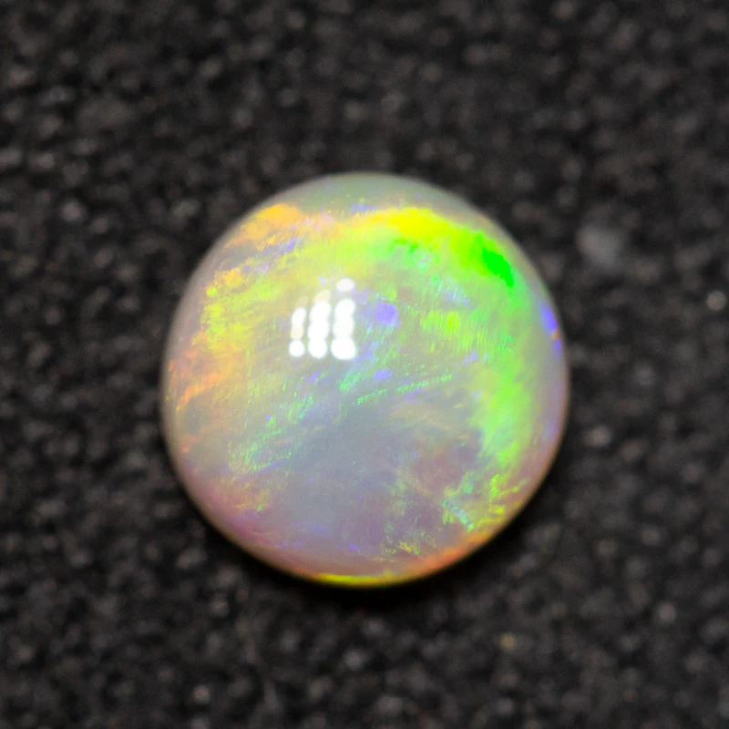 0.39 ct white opal 5x5x2.4mm - Image 2