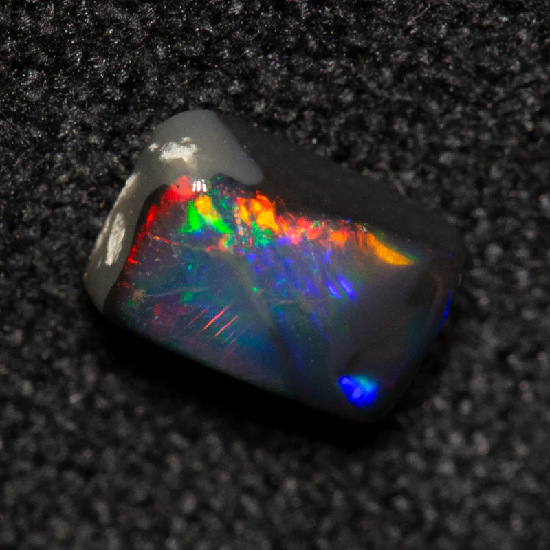 0.40 ct black opal 5.5x3.7x2.4mm - Image 2