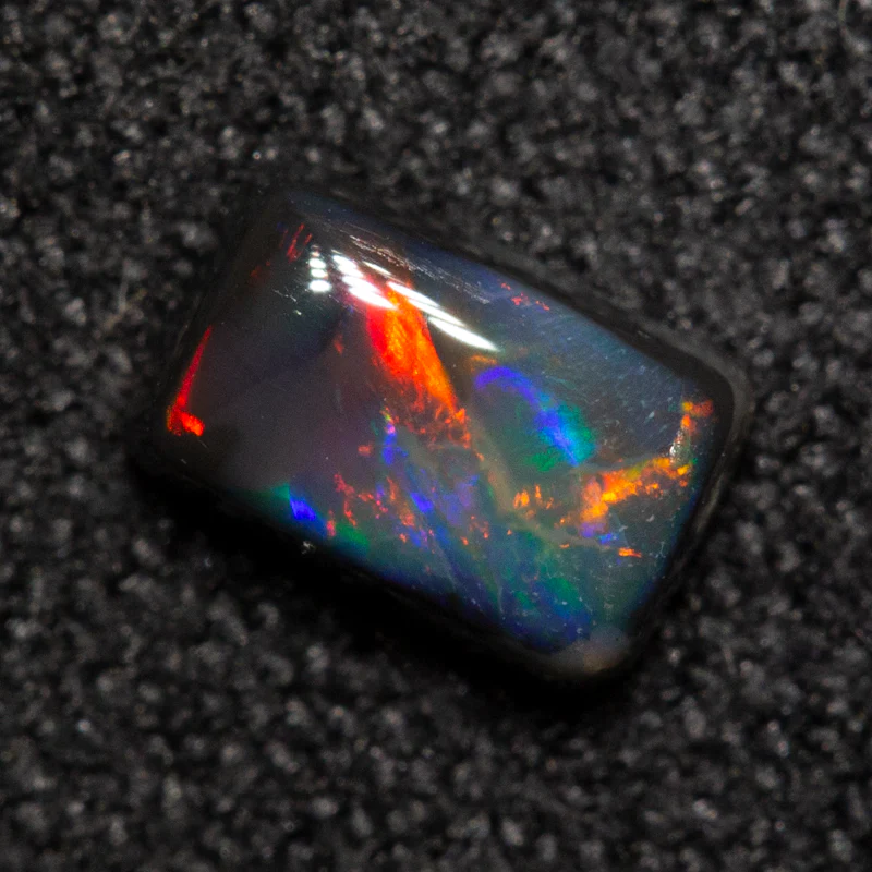 0.40 ct black opal 5.5x3.7x2.4mm - Image 3