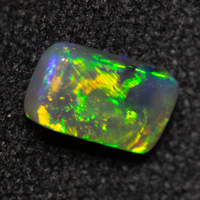 0.42 ct black crystal opal 6.7x3.7x1.8mm - Image 2