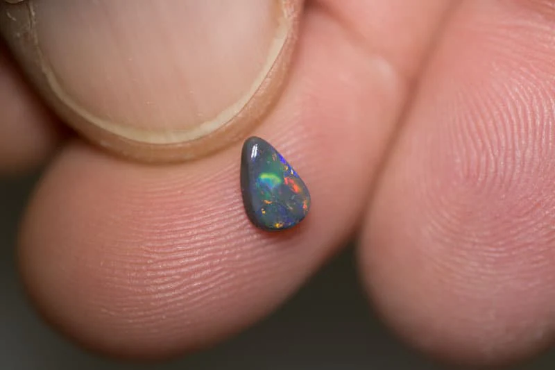 0.42 ct black opal 6x4x2mm - Image 2