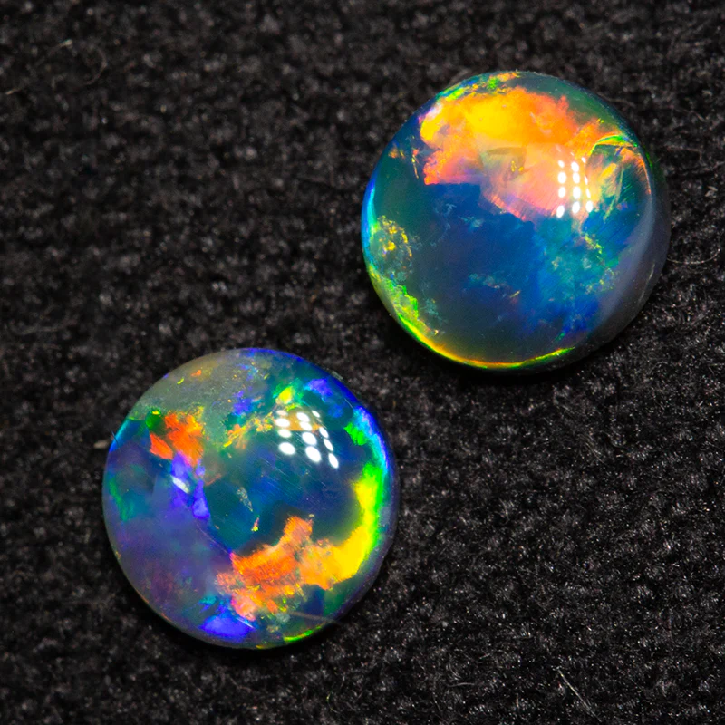 0.42 ct black opal pair 4.3x4.3x1.9mm - Image 2