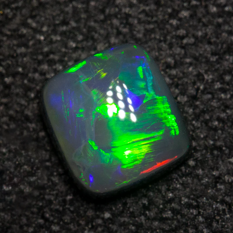 0.43 ct black opal 4.9x4.6x2.4mm - Image 3