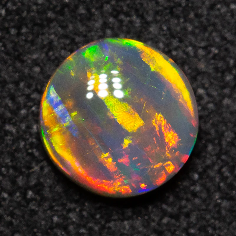 0.43 ct black opal 5.3x5.2x2.3mm - Image 2