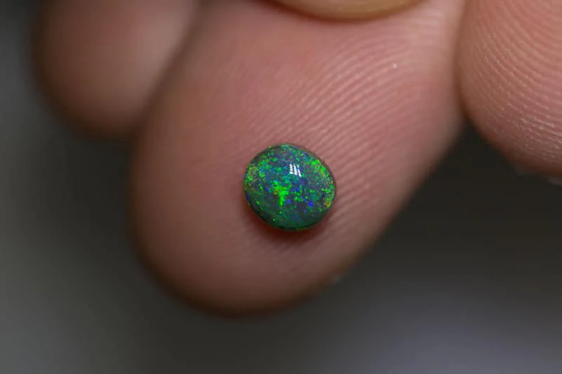 0.43 ct black opal 5x4.5x2mm - Image 2