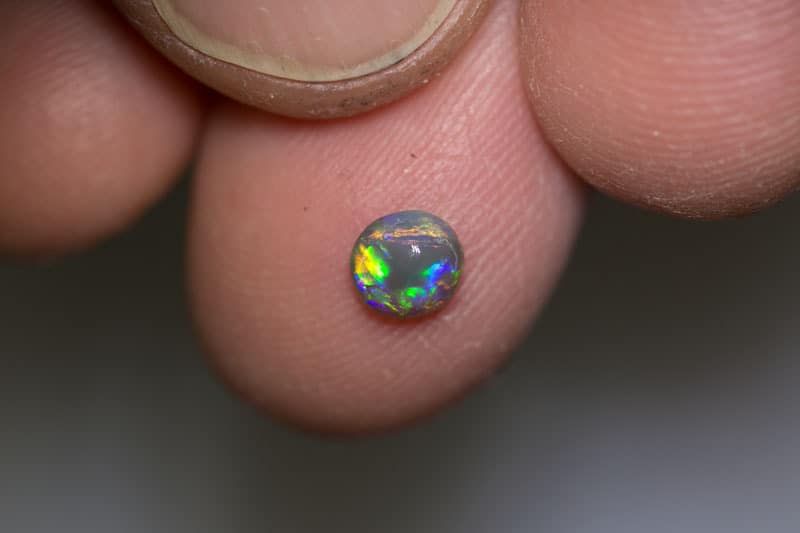 0.43 ct dark opal double sided 5x5x3mm - Image 2