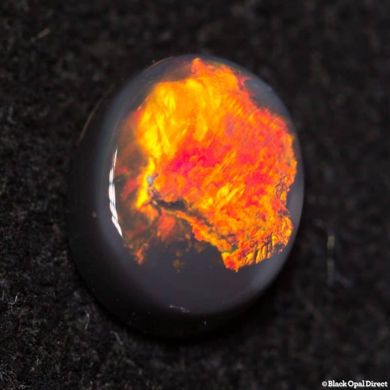 0.45 ct black opal 5.5x4.5x2mm - Image 2