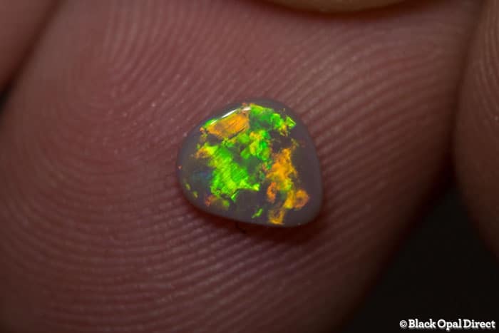 0.46 ct semi black opal 6x5x1.5mm - Image 2