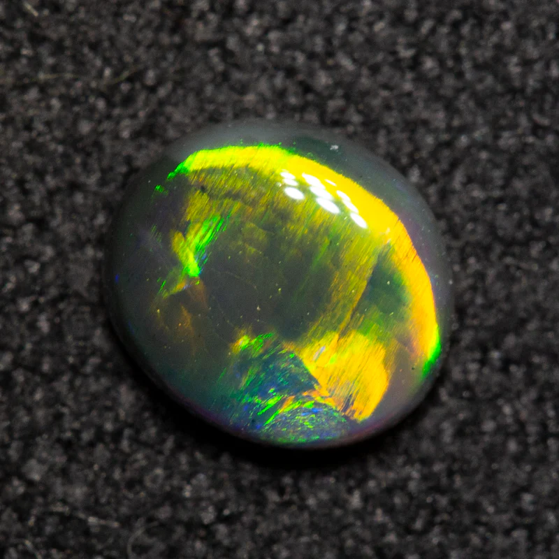 0.47 ct black opal 5.9x5.1x2.5mm - Image 2