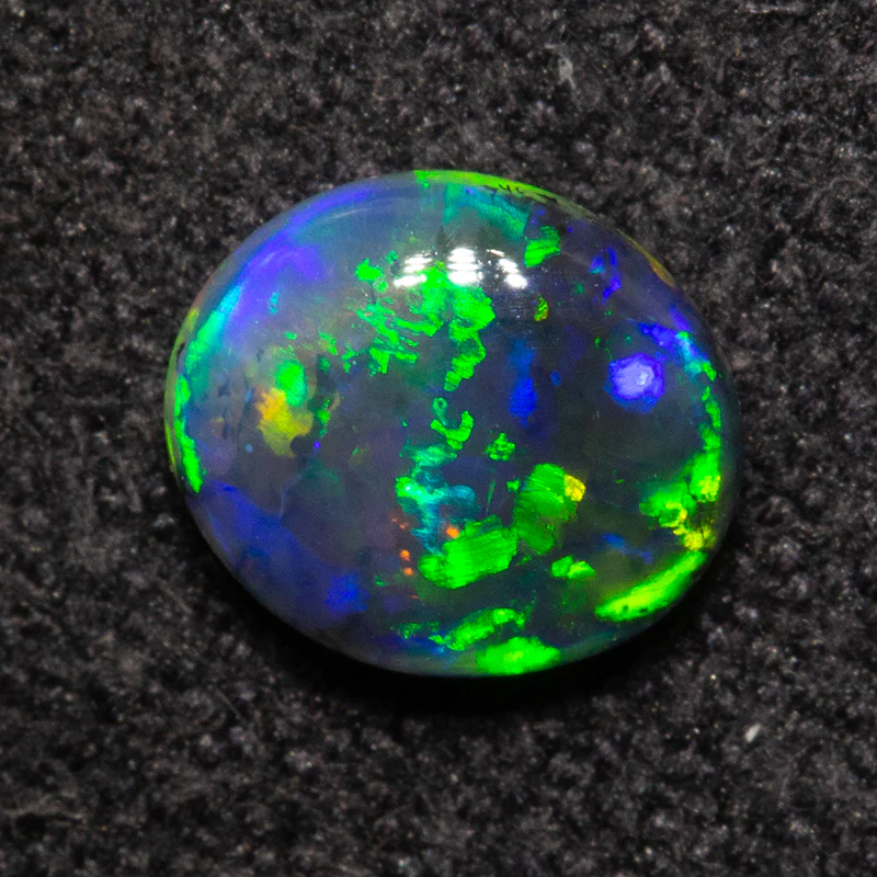 0.48 ct double-sided black opal 5.9x5.1x2.3mm - Image 3