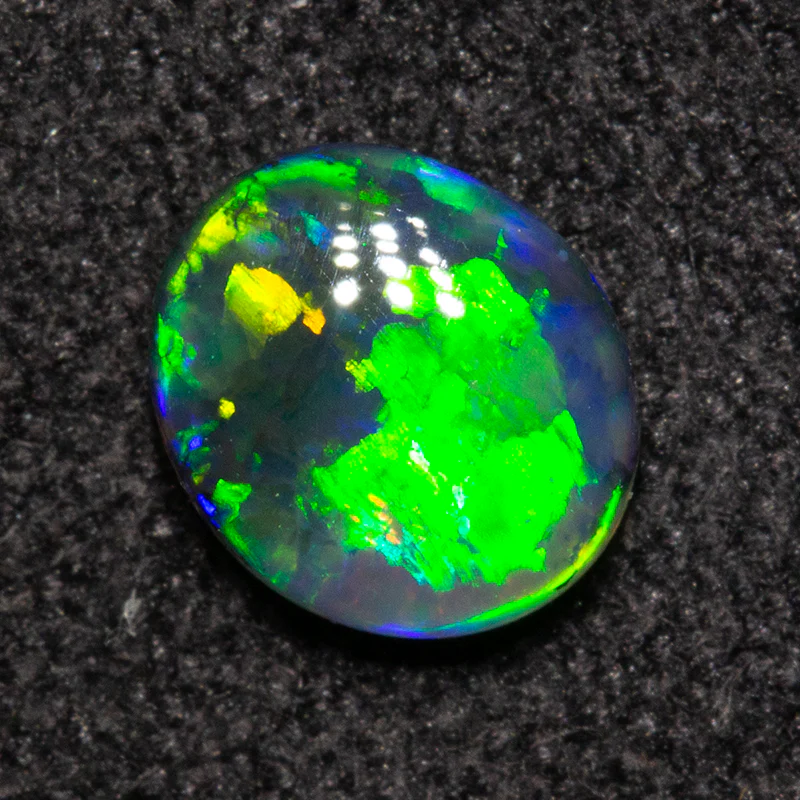 0.48 ct double-sided black opal 5.9x5.1x2.3mm - Image 5