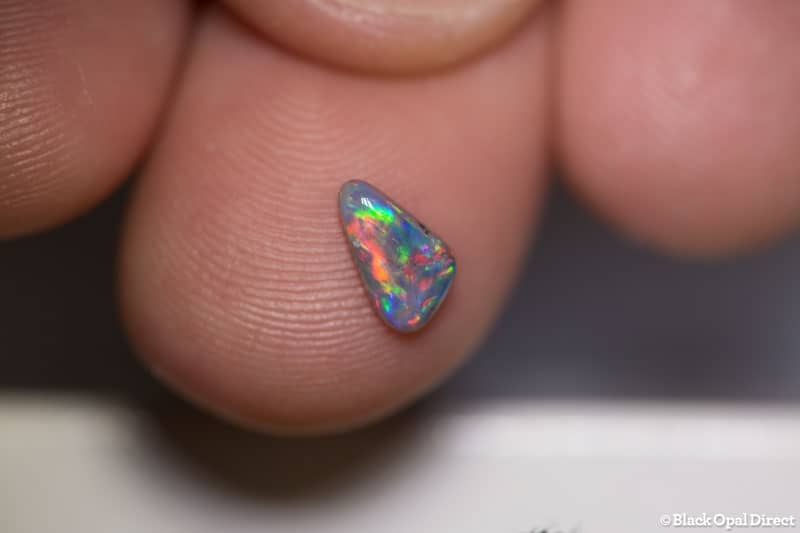 0.50 ct baroque black opal 8x5x2mm - Image 2