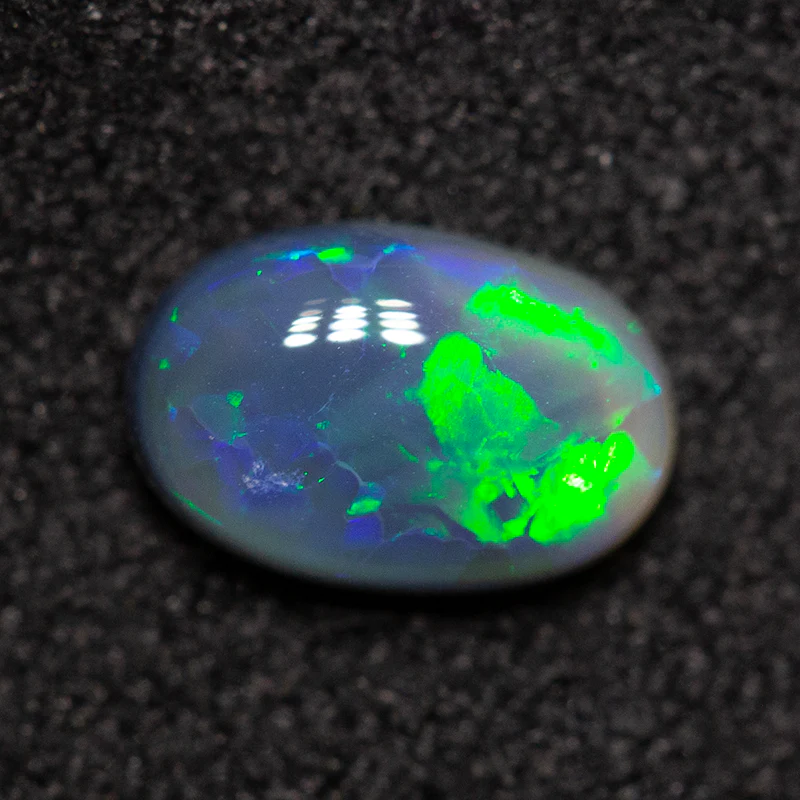 0.50 ct black opal 6.6x4.4x2.5mm - Image 2