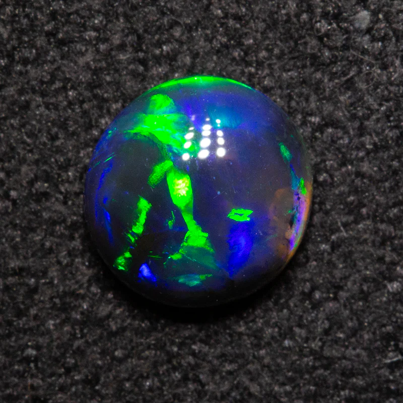 0.51 ct black opal 5.5x5.3x2.6mm - Image 2