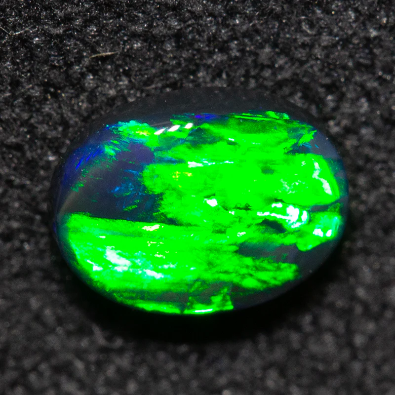 0.52 ct black opal 6.4x4.8x2.5mm - Image 2