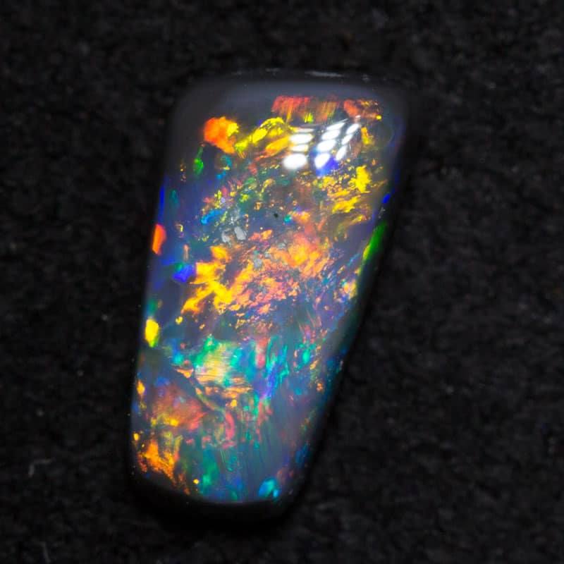 0.52 ct black opal 7x4x3mm - Image 2