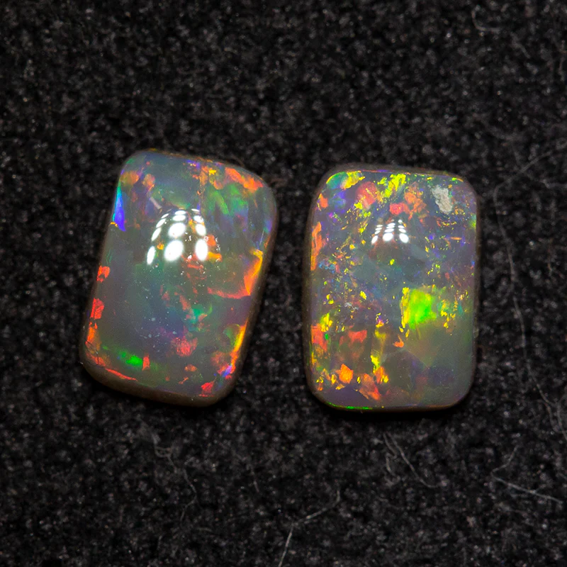 0.52 ct dark opal pair 4.9x3.5x2mm - Image 2