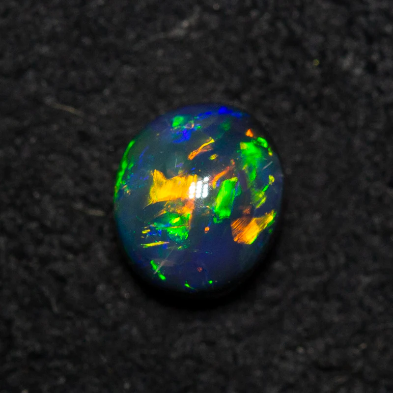 0.53 ct black opal 5.4x4.6x3.3mm - Image 3