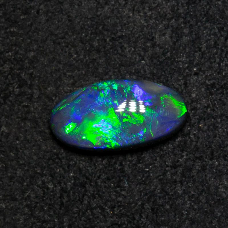 0.53 ct black opal 8x4.1x2.6mm - Image 3