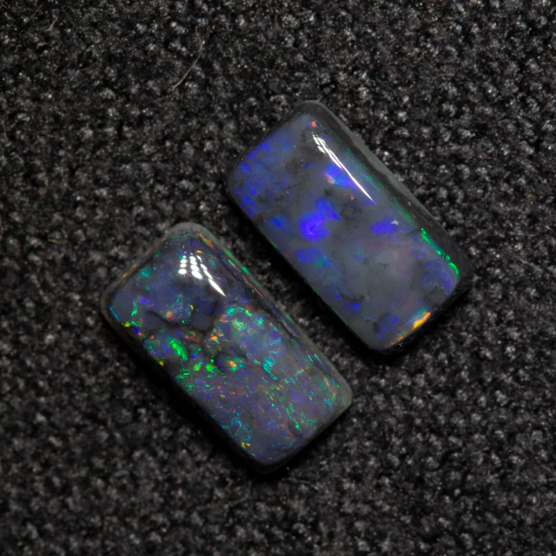 0.53 ct black opal pair 5.5x3x1.8mm - Image 2