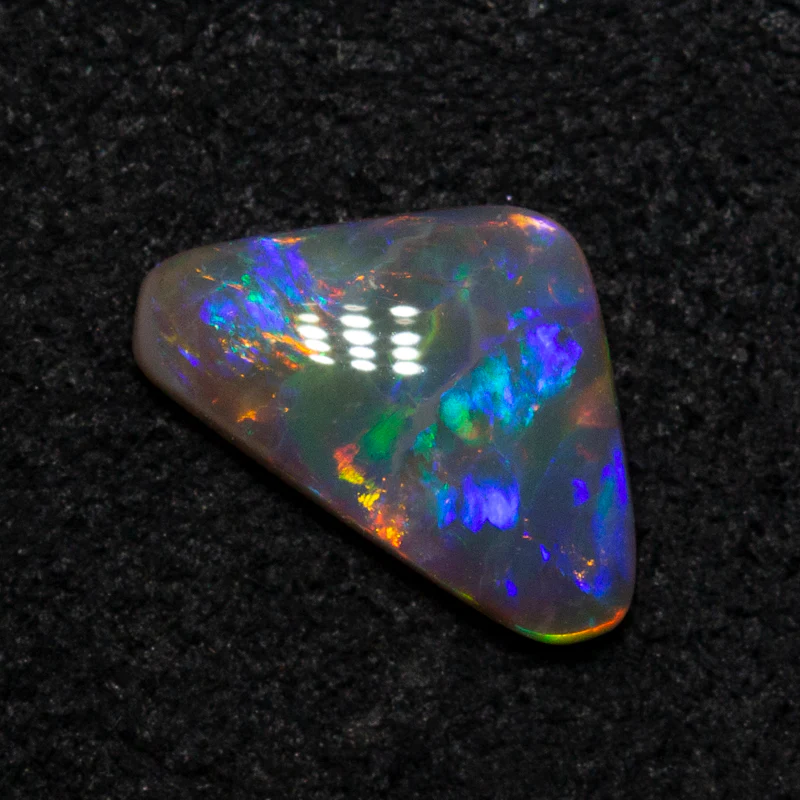 0.53 ct crystal opal 8.4x5.3x2.2mm - Image 4