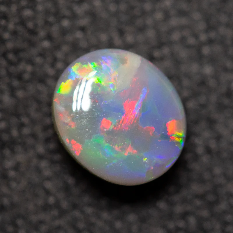 0.53 ct double-sided black opal 5.4x4.6x3.3mm - Image 3