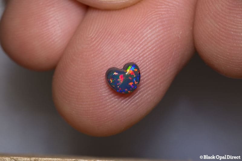 0.53 ct gem black opal heart 5x4x3mm - Image 2