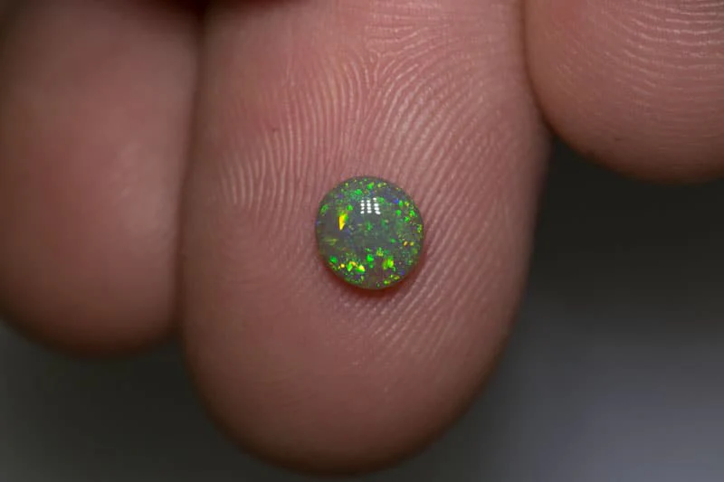 0.54 ct dark opal 5.5x5x2mm - Image 3